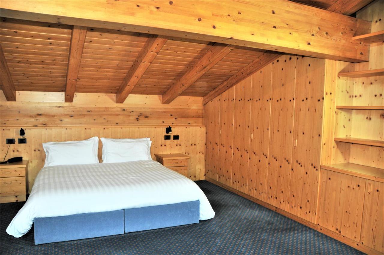 Residenza E Appartamenti Le Colonnine Pozza di Fassa Εξωτερικό φωτογραφία